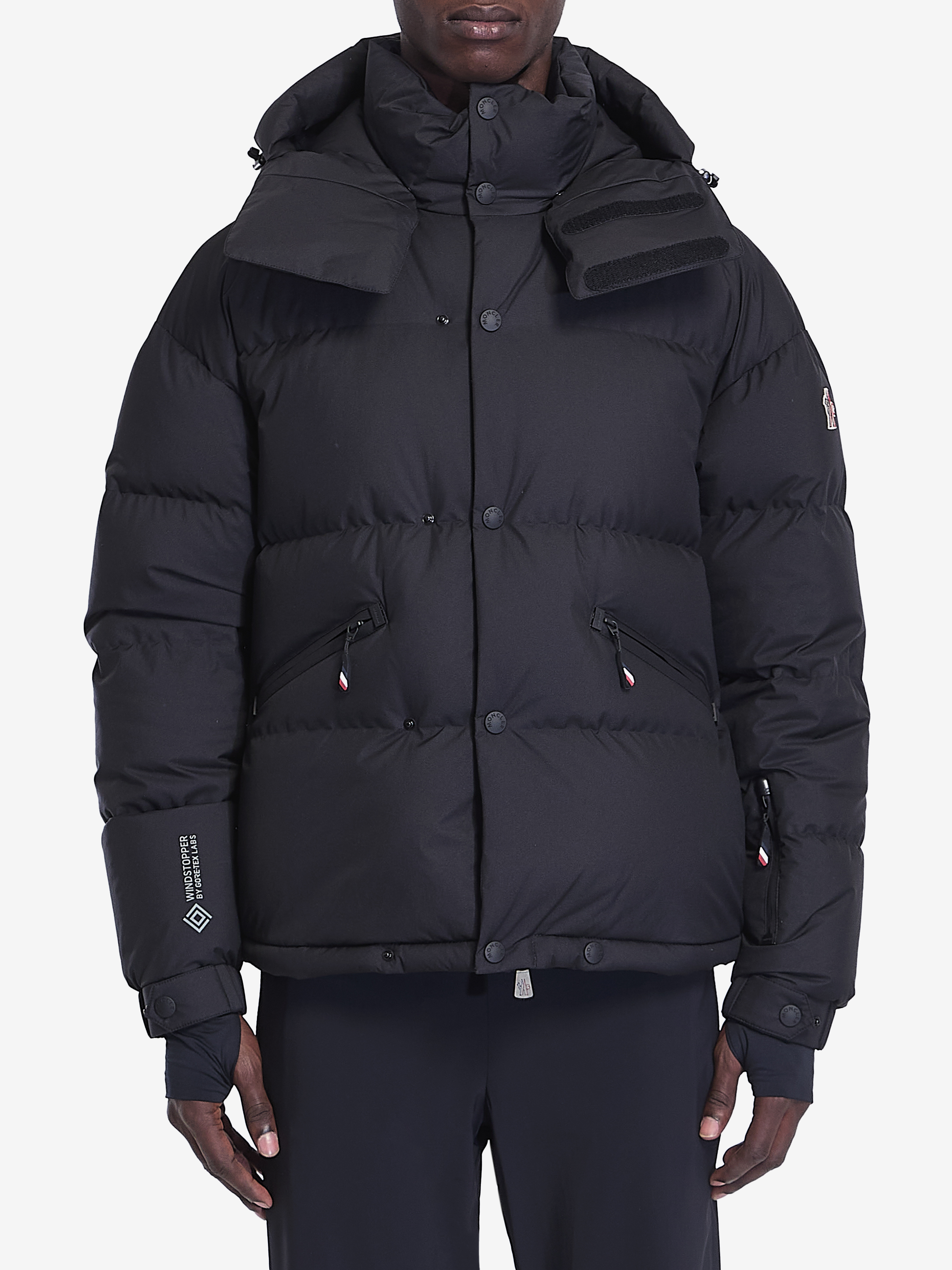 Moncler Coraia Goretex Short Down Jacket In Black