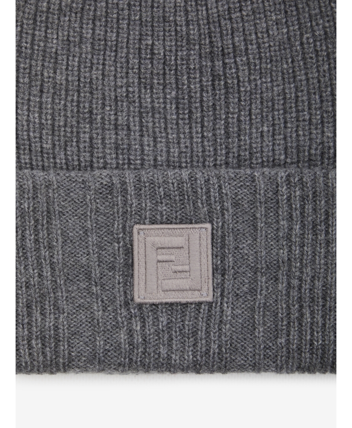 FENDI - Beanie in wool and cashmere